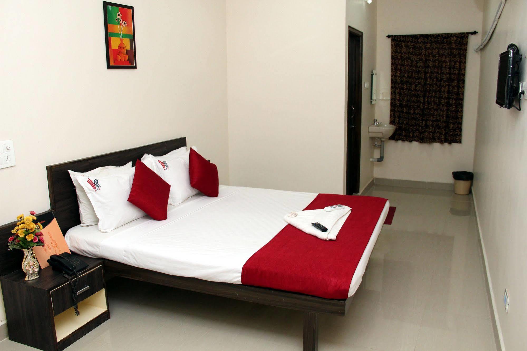 Kek Accommodation Chennai Exterior photo